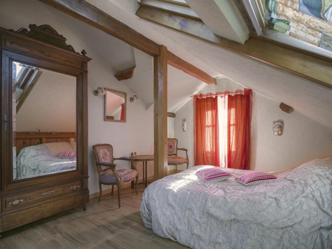Petit Chateau Laborde Room photo